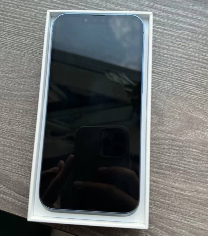 Продам iPhone 13 128