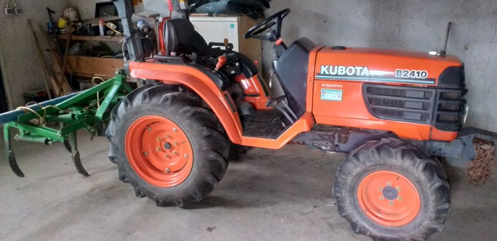 Tractor KUBOTA B2410