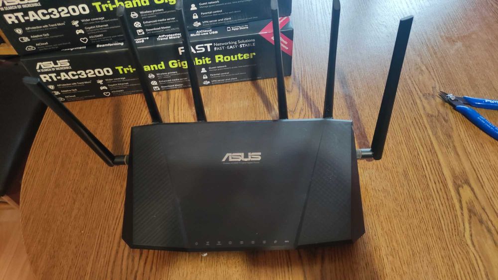 ASUS RT-AC3200 Tri-band Gigabit Router