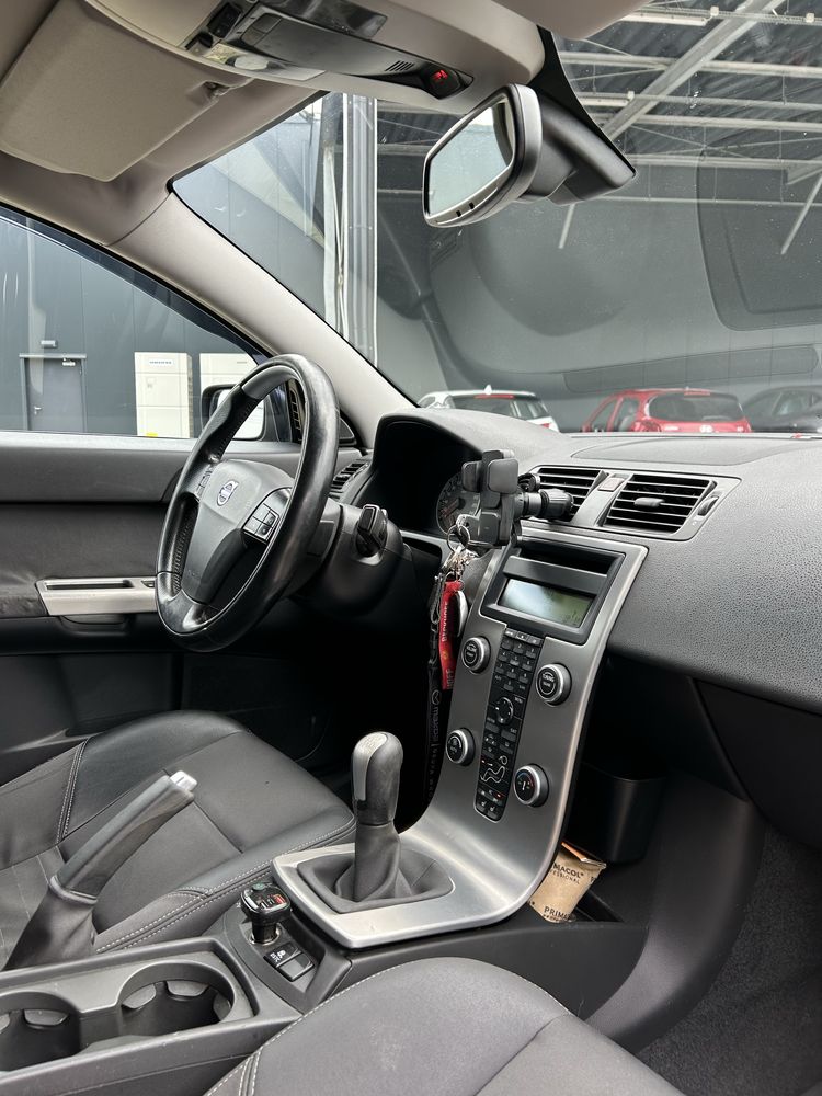 Volvo S40 2.5 T5 220 KM