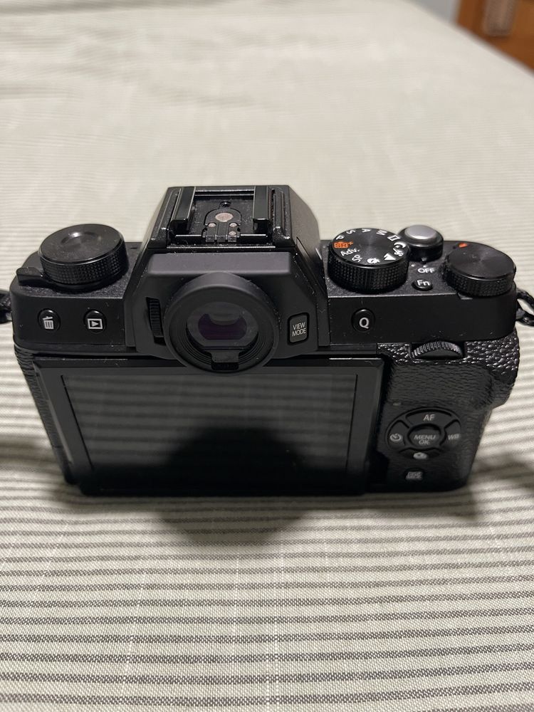Máquina Fotográfica FUJIFILM X-T100 + lente XC1 5-45mm (APS-C)