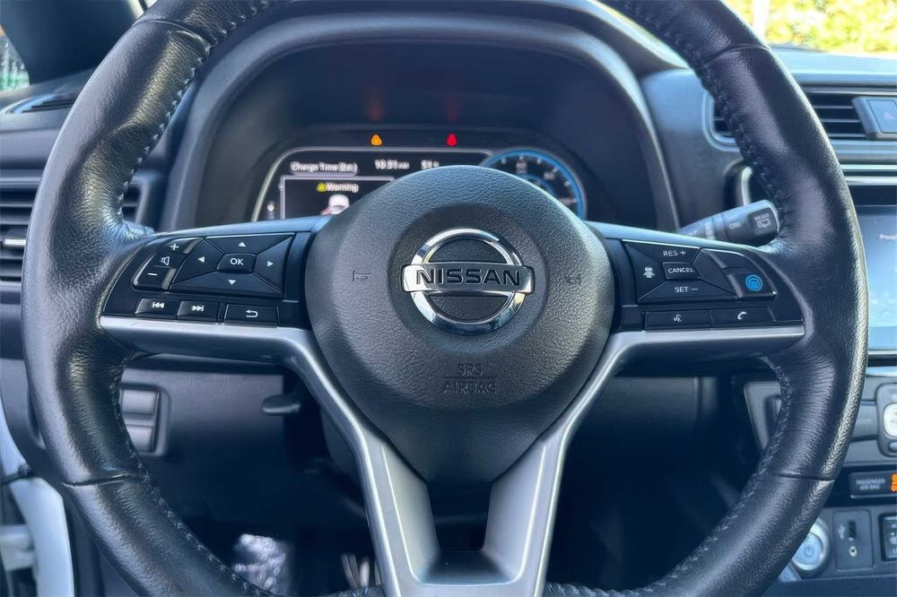 Nissan LEAF SL      2019