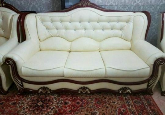 Продам диван с креслами