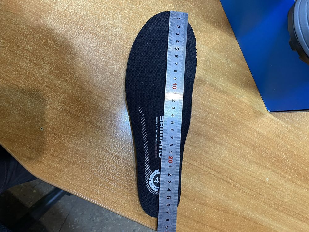 Продам велотуфлі Shimano 43