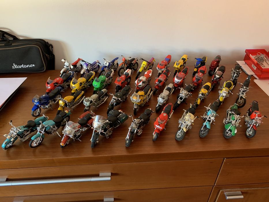 Vendo coleção de motas Maisto
