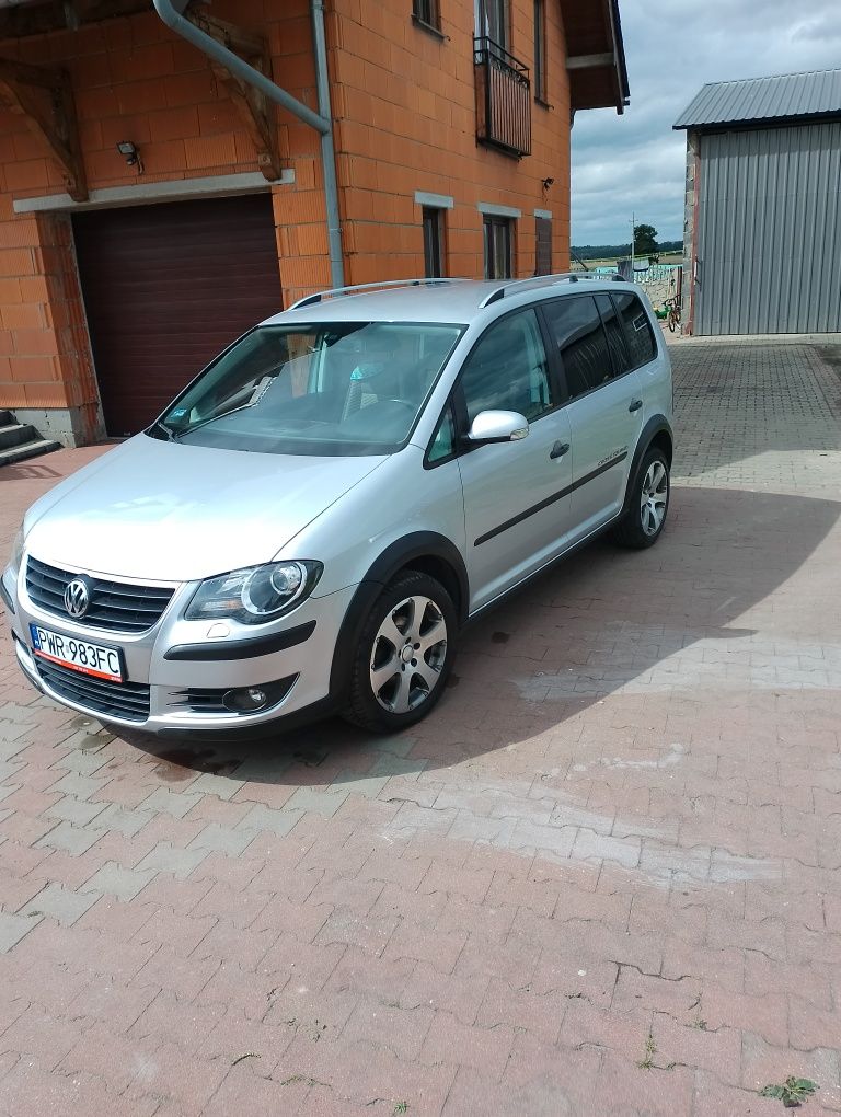 Volkswagen Touran Cross 2.0 TDI 140KM 2008r