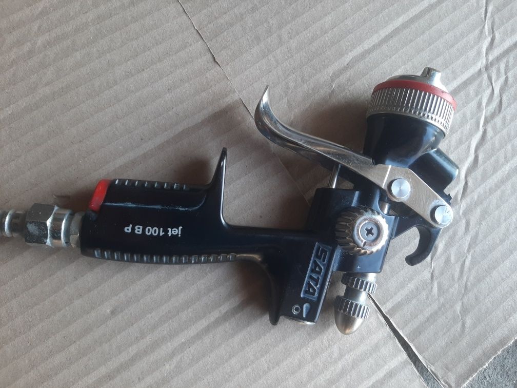 Pistolet lakierniczy  SATA