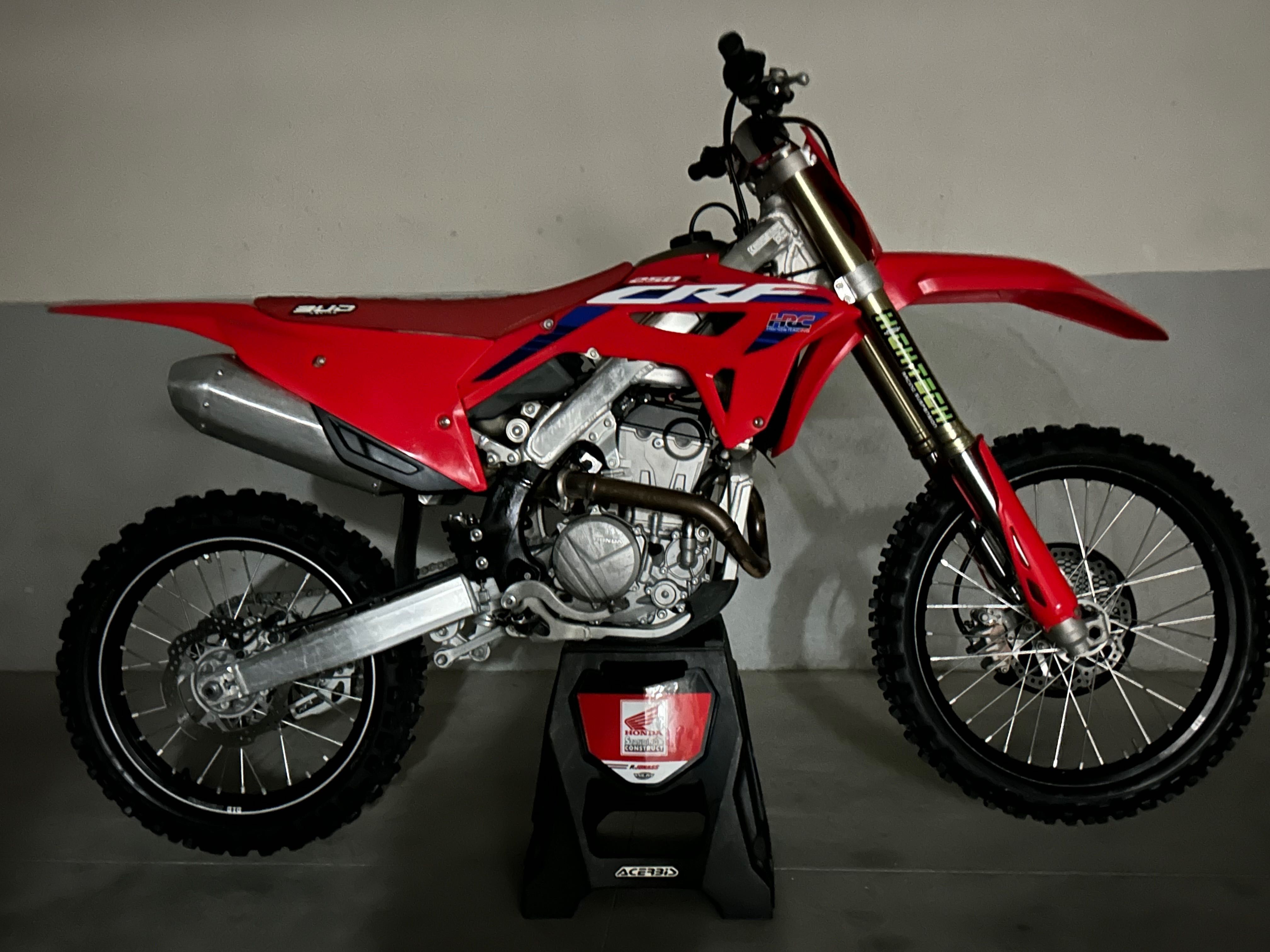 ….Honda CRF 250R……