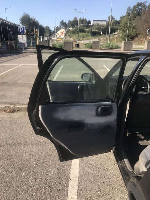 Carro com problema nos travoes(reservado)