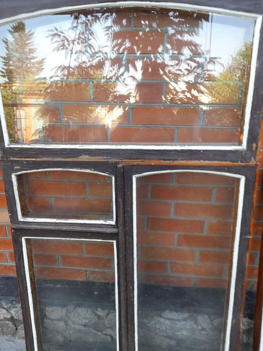 Окна деревянные в отличном состоянии .