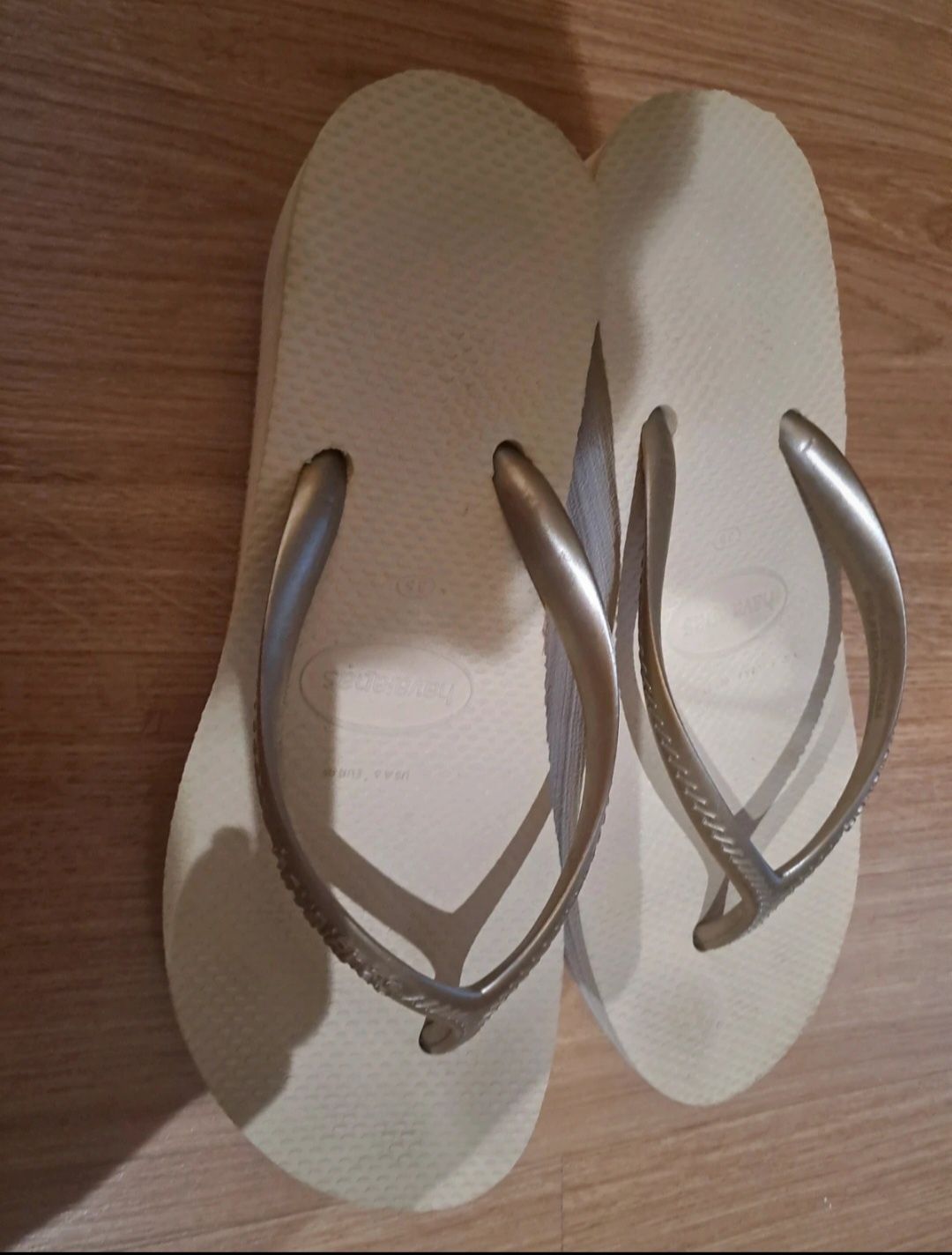 Chinelos havaianas bege