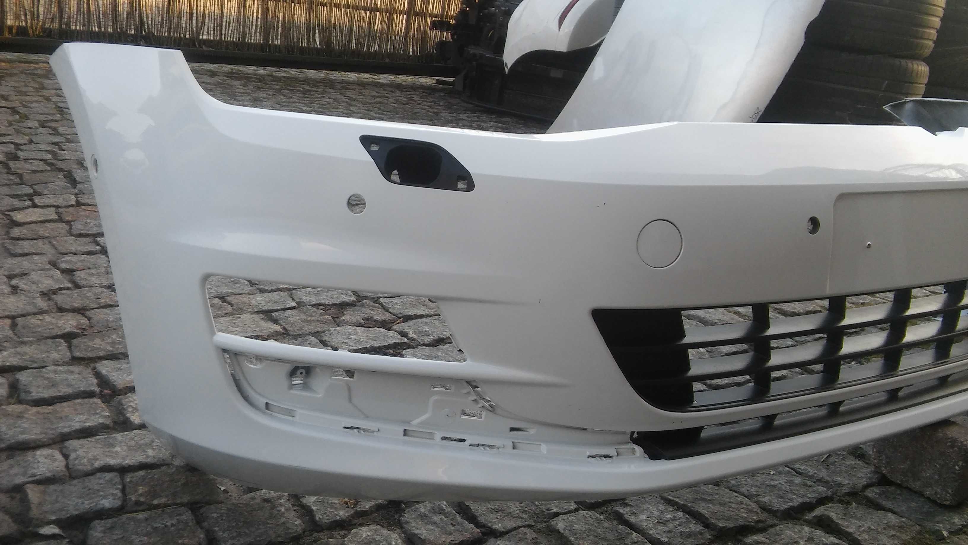 VW Golf 7,VII,5G0,od 13r,zderzak przód+kratka,PDCx6,spryski,BIAŁY=LC9A