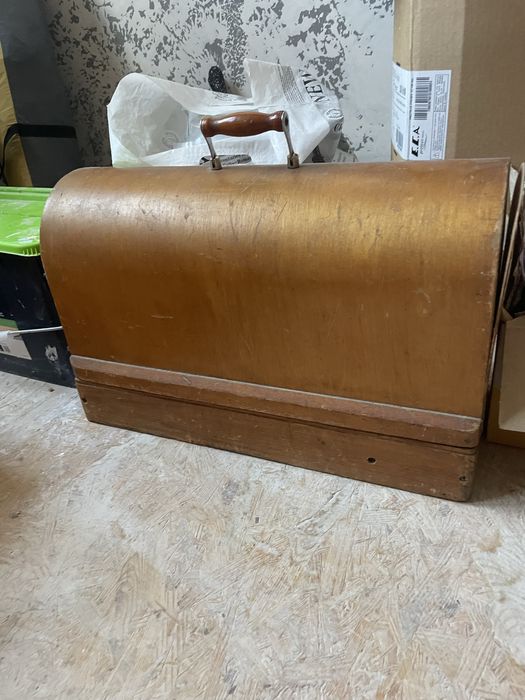 Ручна швейна машинка