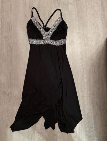 Чорна сукня з блискітками
