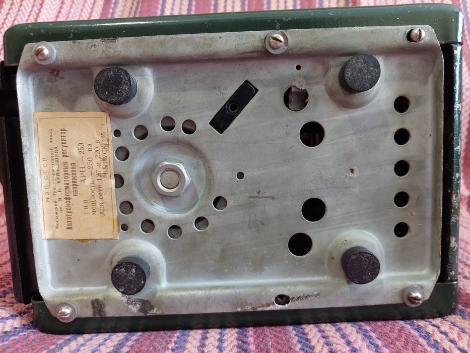 Трансформатор, регулятор напруги