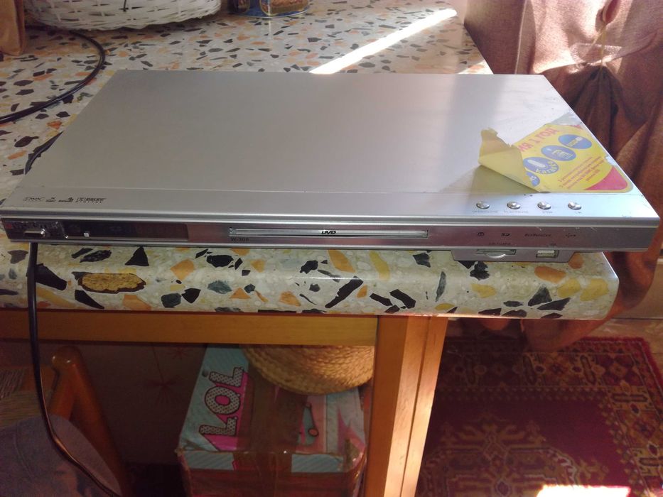 DVD програвач,майже антикваріат.