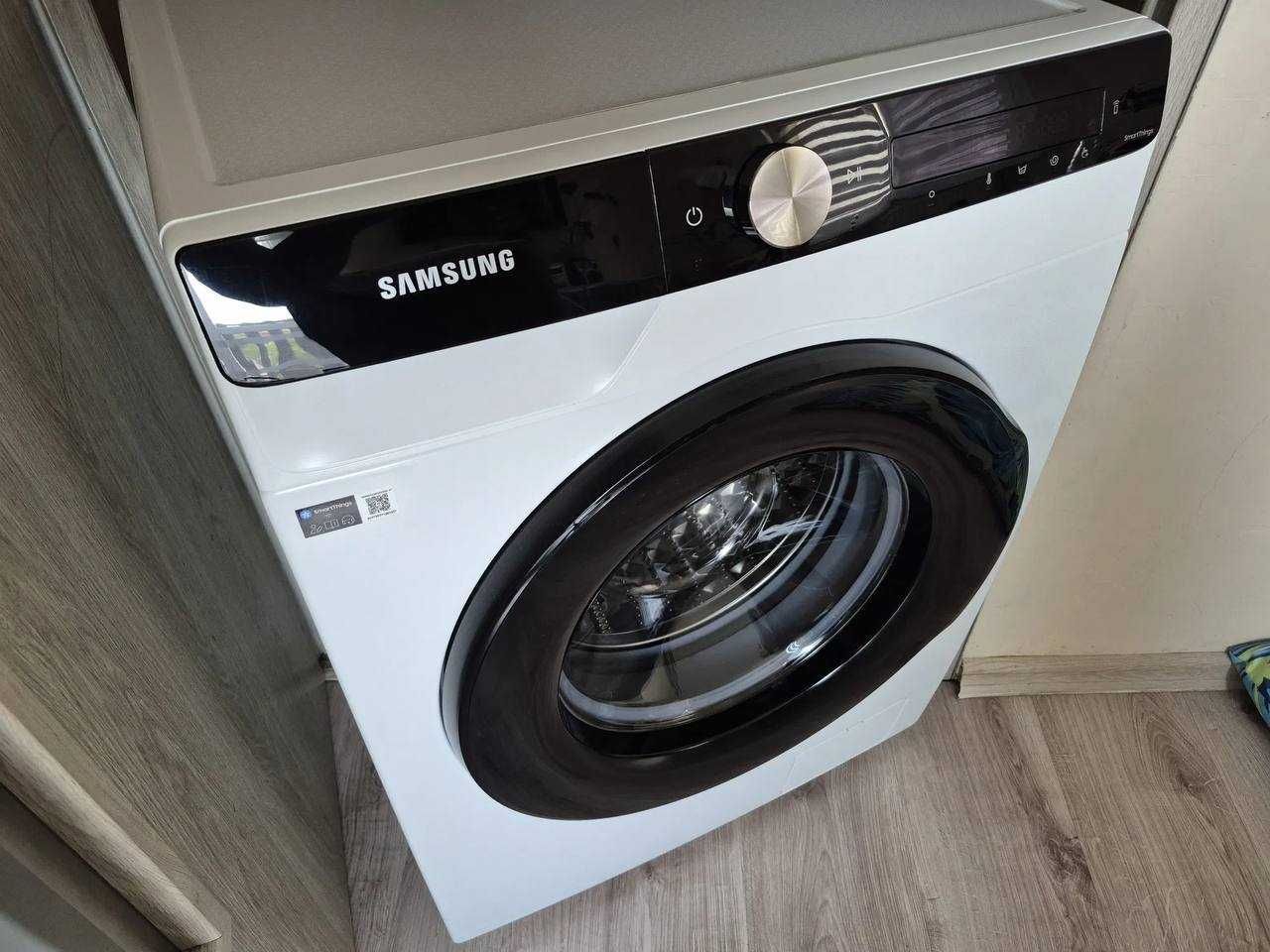 Продаю пральну машину Samsung WW80T534DAEA