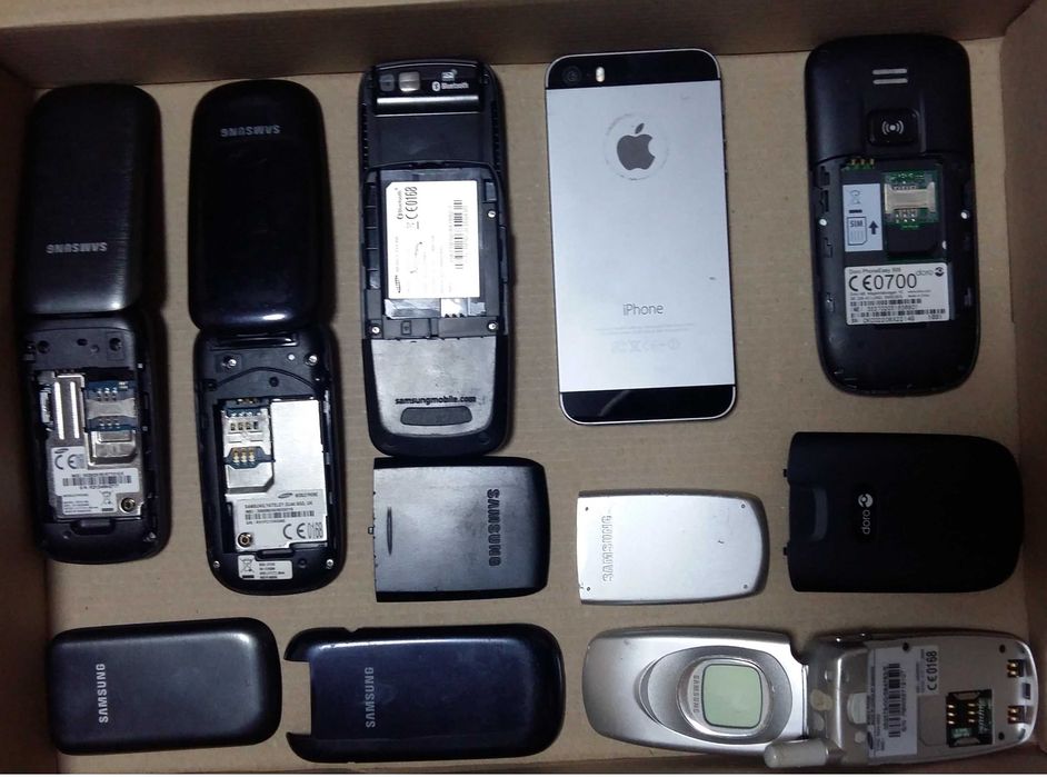 Лот телефонов iPhone, Samsung, Nokia, LG, ZTE, Motorolla, Lenovo и др.