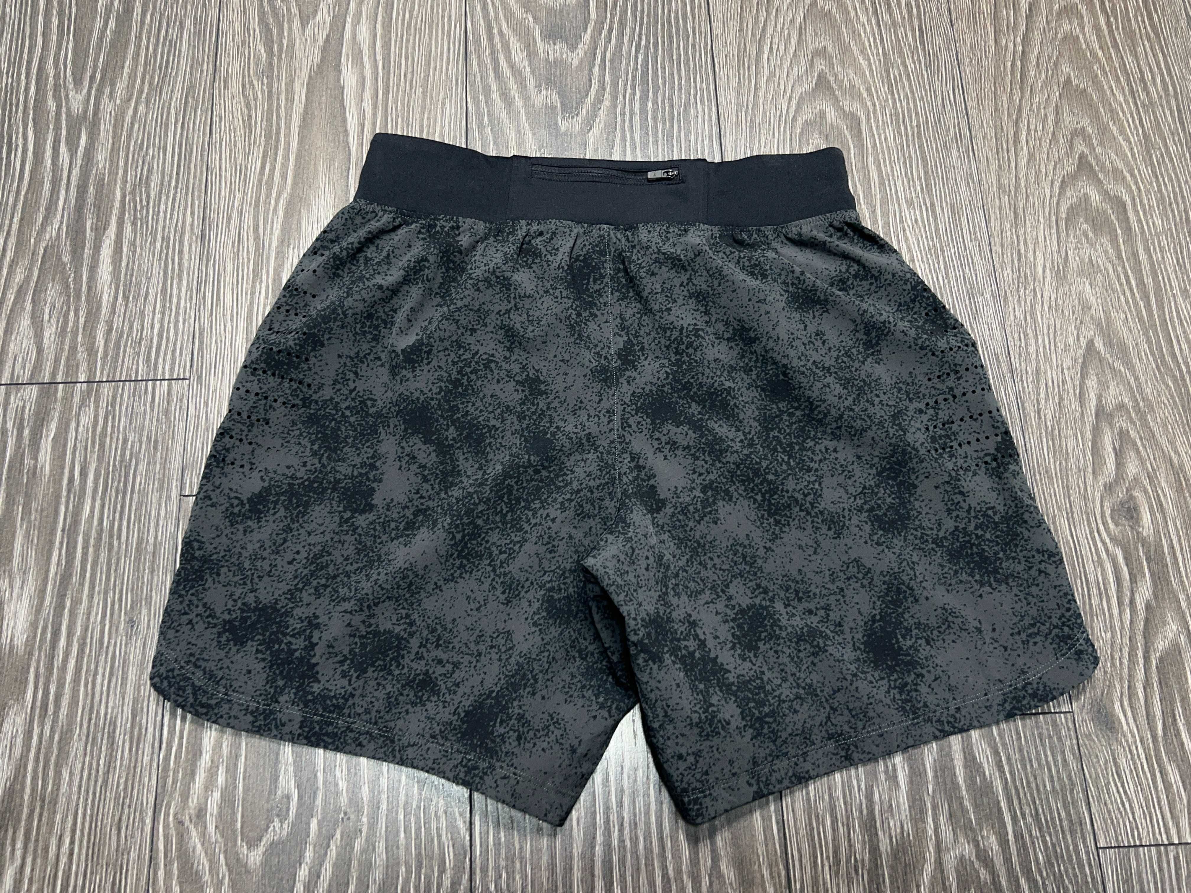 Under Armour чоловічі шорти оригінал спортивні бігові в зал розмір S-M