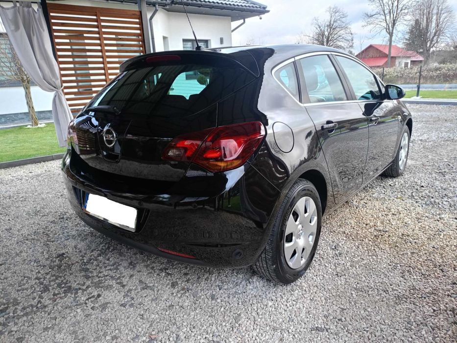 Opel Astra J, Rok 2010, z Gazem, jeden wł, w PL, Doinwestowana,