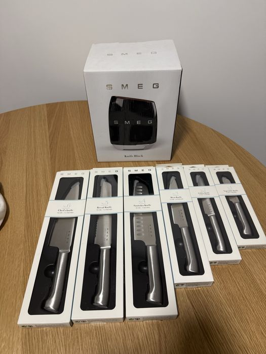 Bloco com 6 facas SMEG novo/embalado
