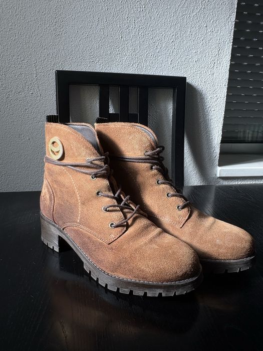 Saltos altos/ botas/ tenis