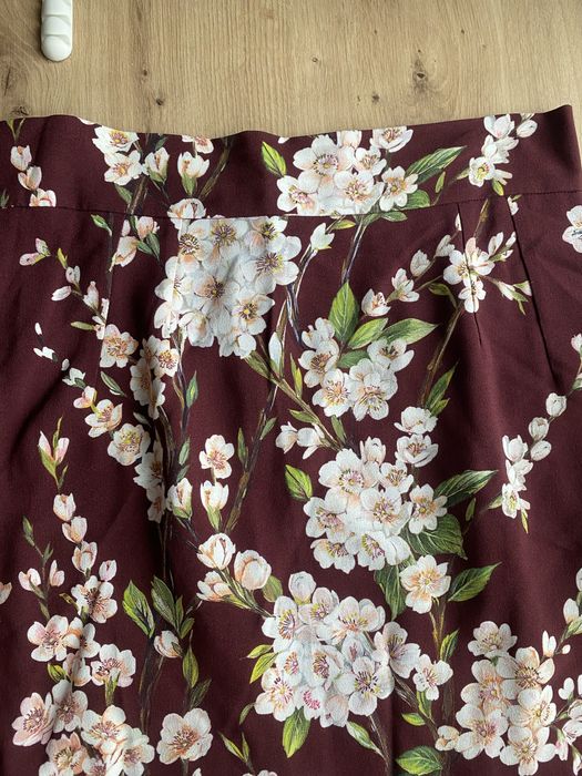 Продам спідницю Dolce Gabbana в гарному стані розмір 46