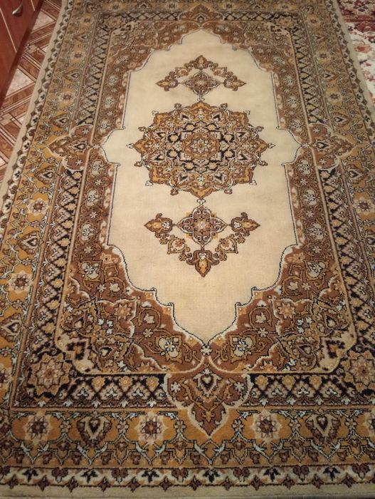 Продам ковёр 2.40*1.50 б/у