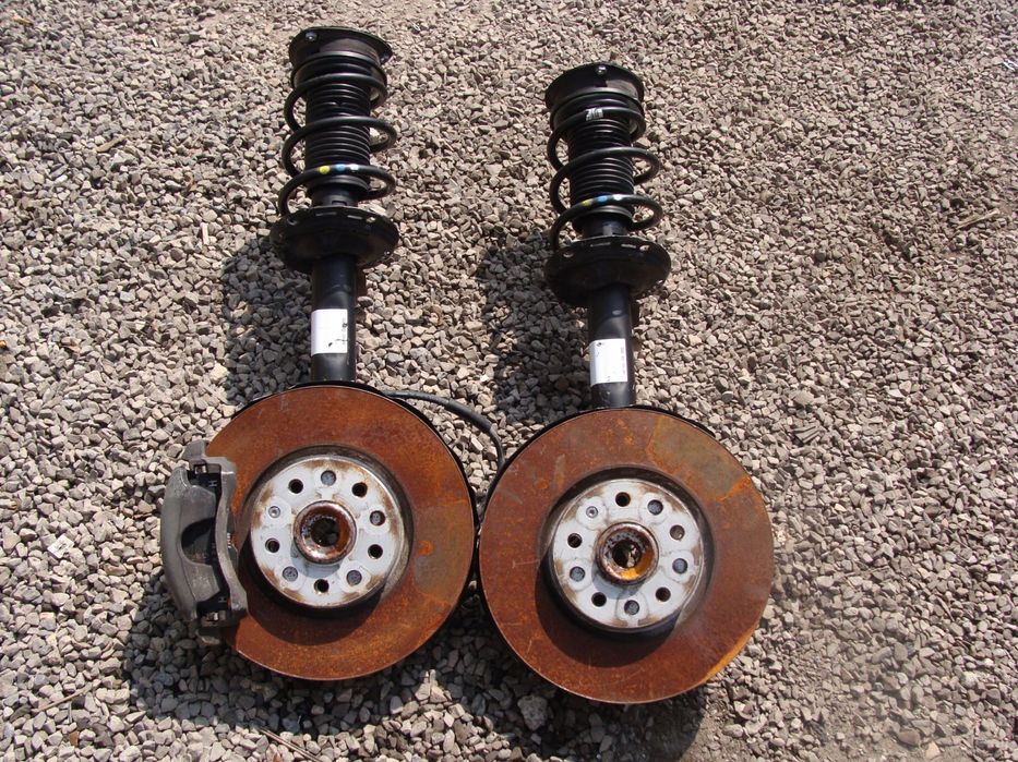 zwrotnica amortyzator lewy passat b8 tiguan suberb