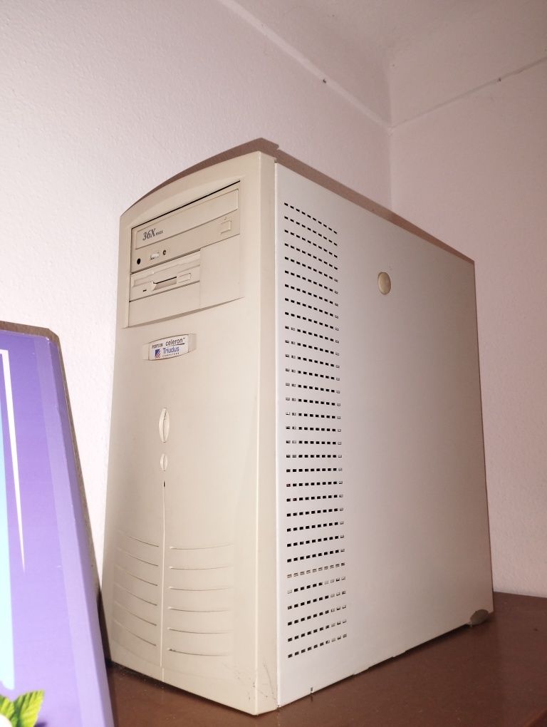 Torre Pentium Celeron triudus