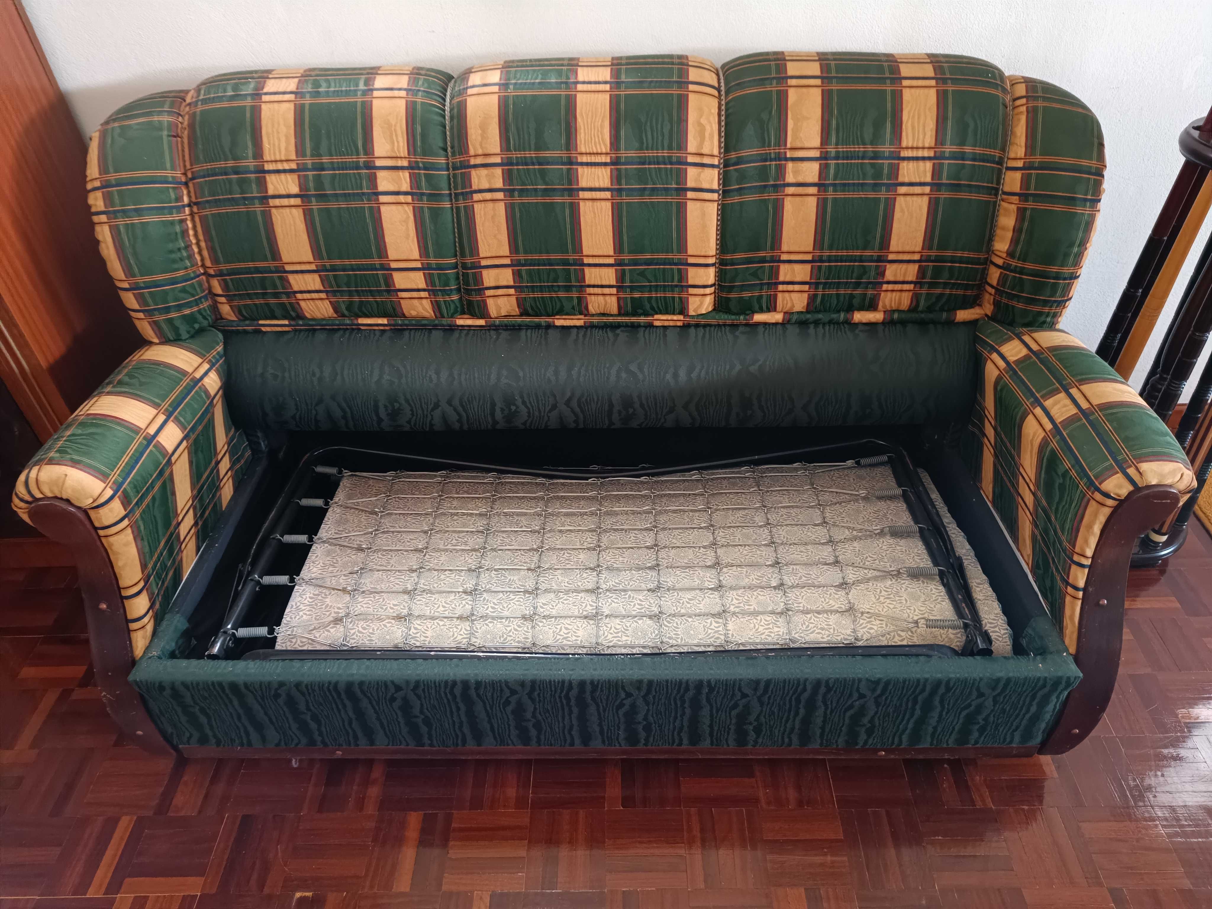 Sofá cama + 2 individuais