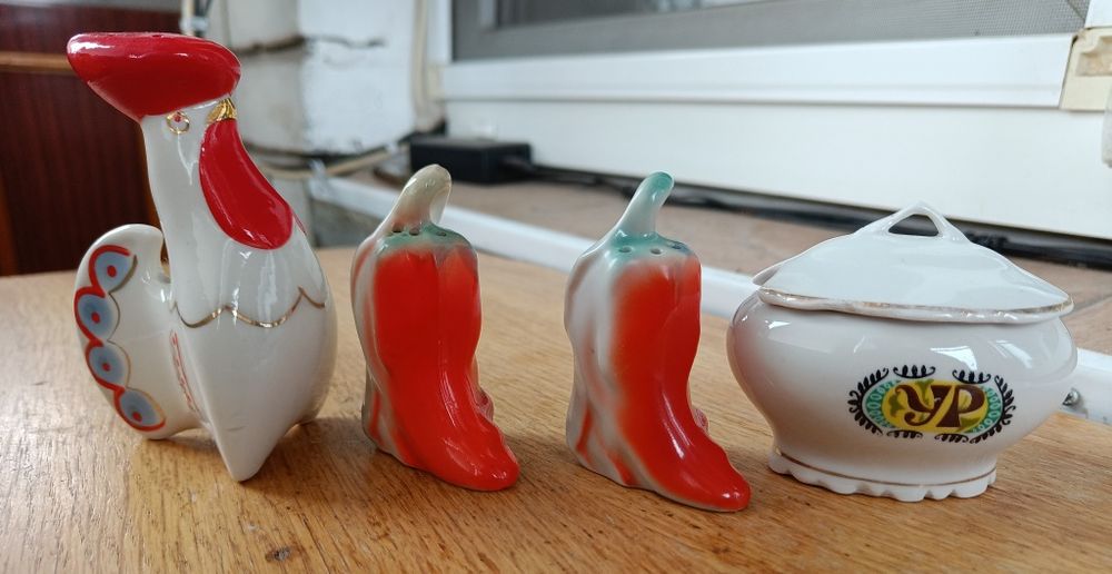 Спецовники петушок, перчики, УР,салфетница рыба.