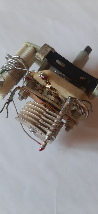 Конденсатор КПЕ генератора на кераміці