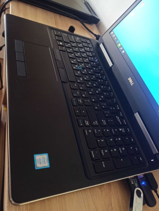 Ноутбук Dell Precision 7510 IPS/Xeon 4 ядра/nvme512Gb/16Gb/Nvidia 2Gb