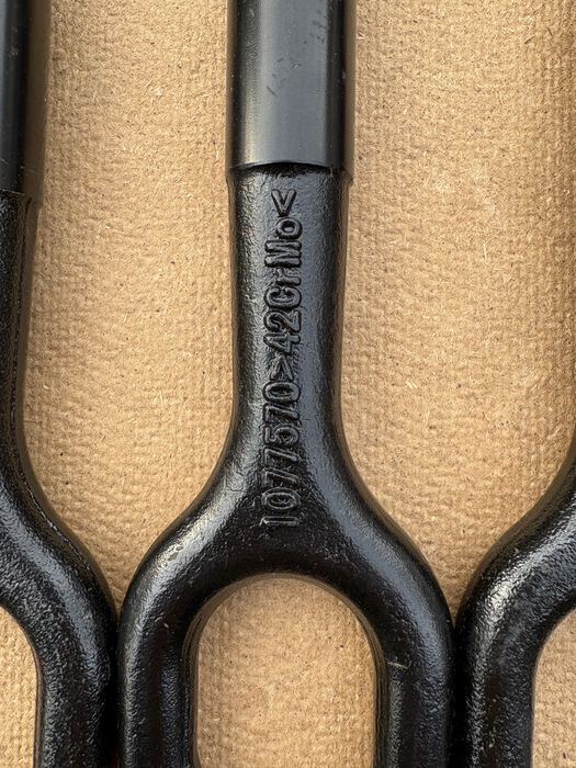 Крюк гак буксирувальний Tesla Model 3