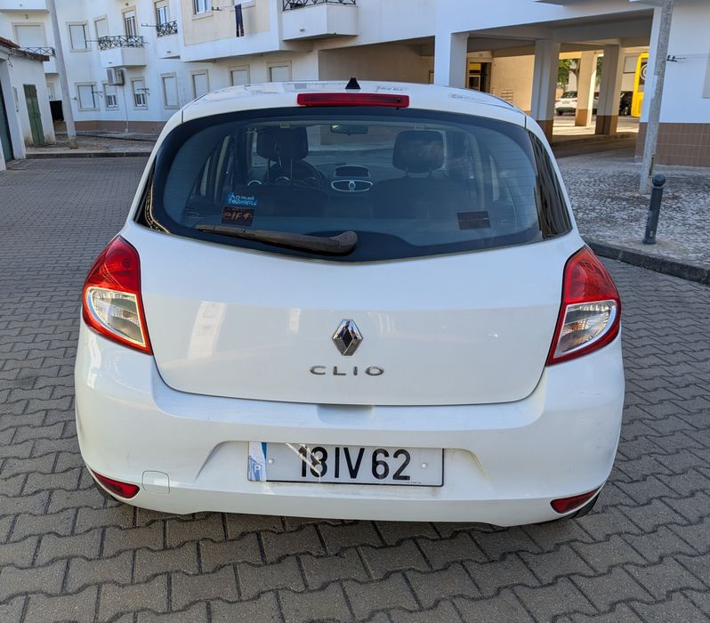 Renault Clio 1.2 i 16V Dynamique 75CV 10