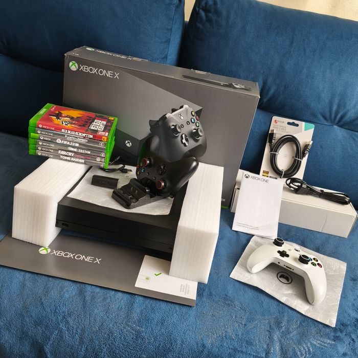 Xbox One X 1TB cały zestaw 2 pady ładowarka 6 gier Polecam