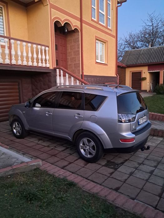 Митсубиси аутлендер