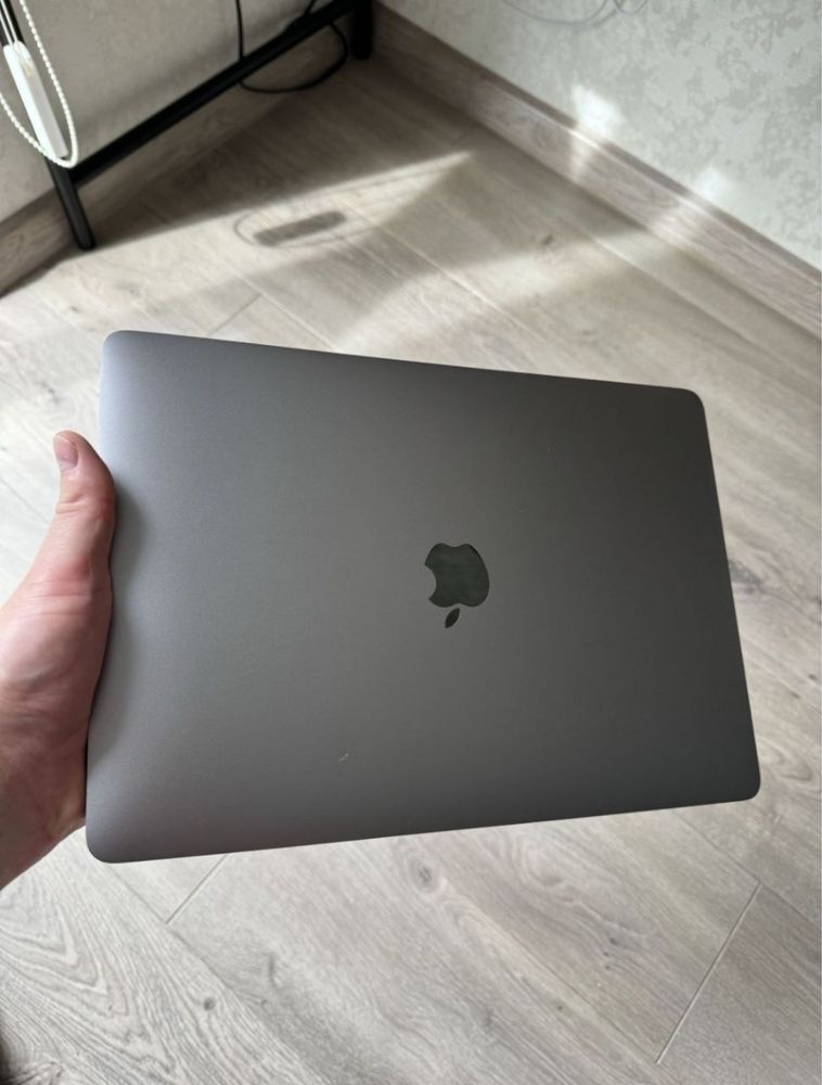 MacBook air m1 8/256