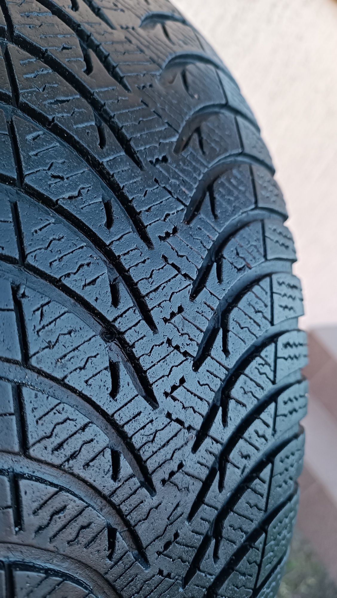 Продам шини 205/55 R16 MICHELIN ALPIN