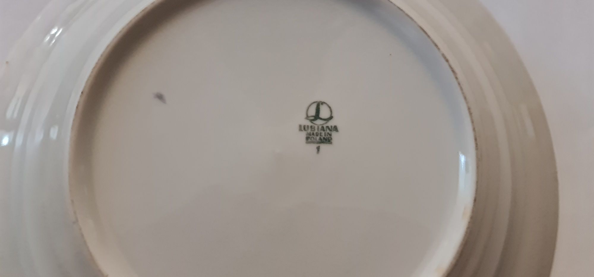 Talerz głęboki
Fabryka porcelany Lubiana lata 80te
5 sztuk.
Cena za pr