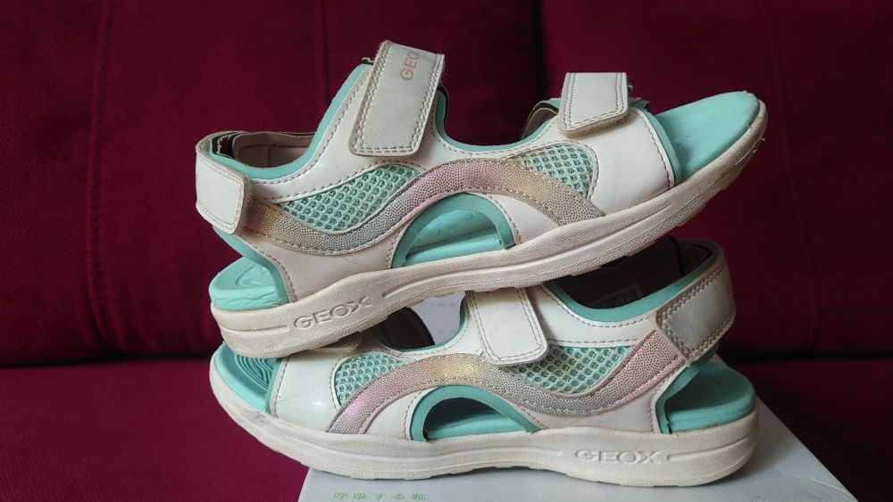 Сандалі для дівчинкиі Geox