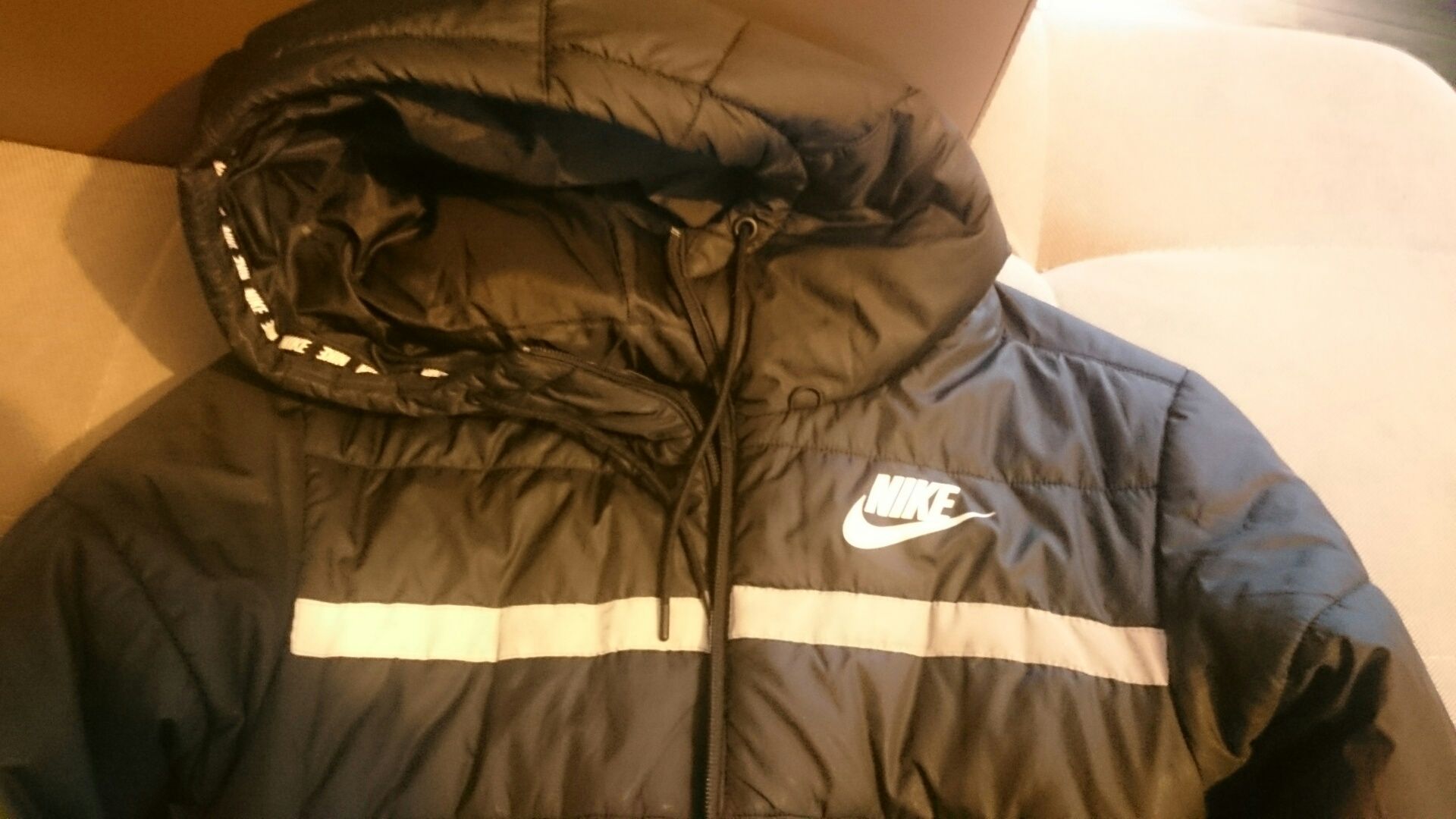 Sprzedam kurtkę zimową damska  Nike.