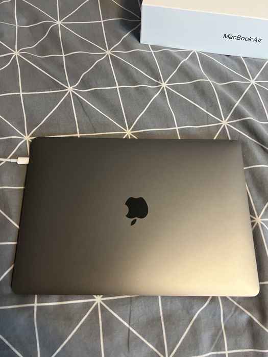 Macbook Air M1 13,3 8GB/256GB Space Gray Bateria 95%
