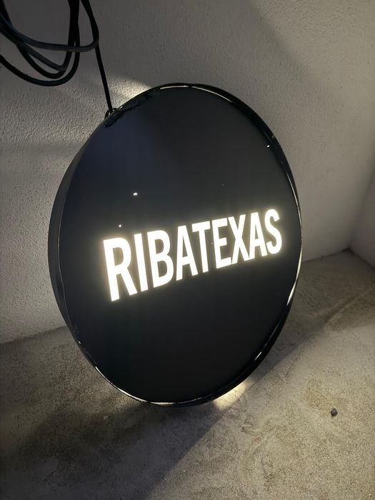 Letreiro luminoso Ribatexas