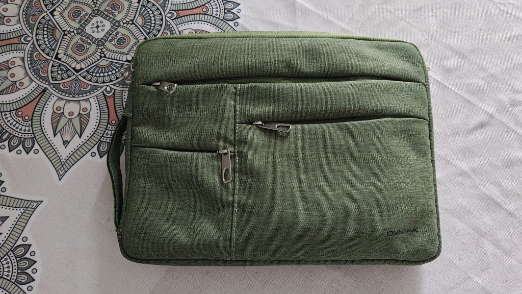 Torba etui pokrowiec na iPad lub Surface Pro 11/10/9  nowa Omnpak