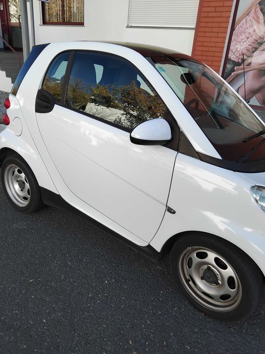 Carro de garagem em muito bom estado carro de garagem