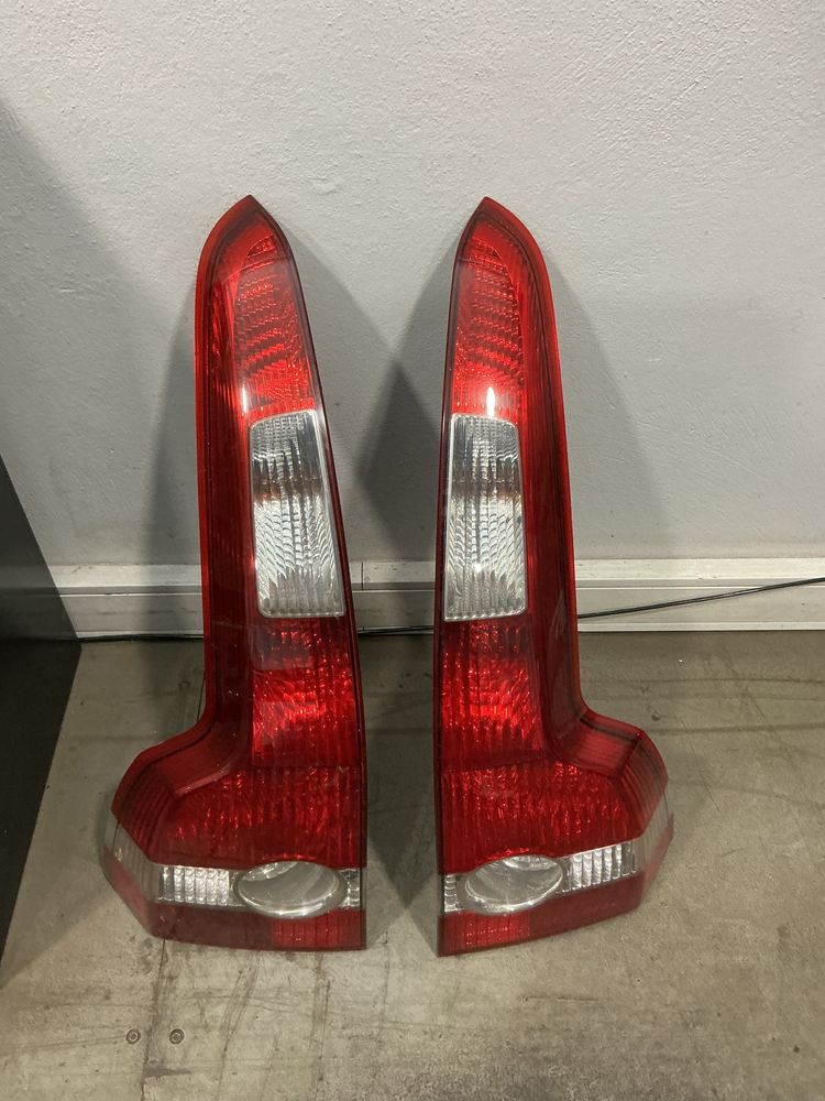 Farolins traseiros volvo v50 ano 2007