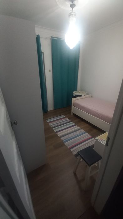Quarto para Solteiro (a).