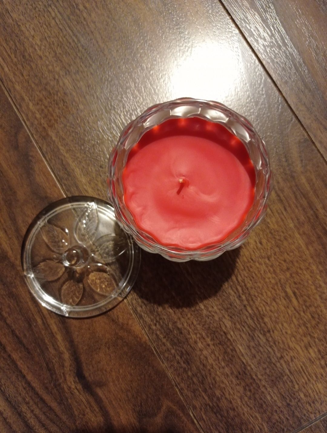 Nowa świeczka zapachowa w szkle